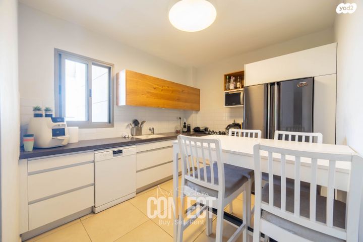 דירה, רבקה גובר, הדר המושבות החדשה / אם המושבות החדשה, פתח תקווה