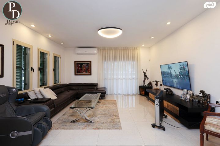 דו משפחתי, כפר יונה