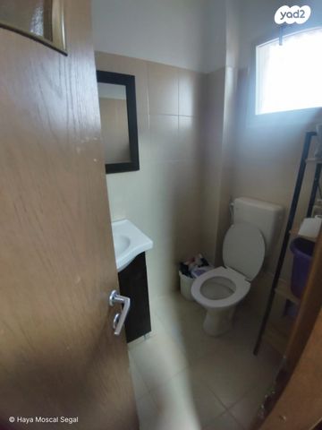 גג/ פנטהאוז, יוברט המפרי, מרכז העיר, לוד