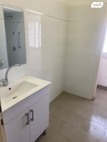 דירה, צבי הירש קלישר 47, מחנה יהודה, פתח תקווה