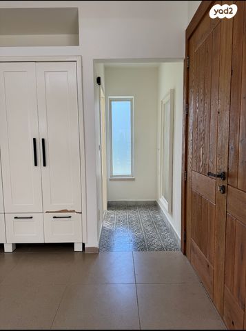 בית פרטי/ קוטג', שורשים