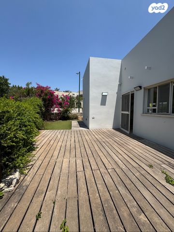 בית פרטי/ קוטג', שורשים