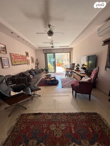 גג/ פנטהאוז, פרופ' יובל נאמן, תכנית ל', למד, תל אביב יפו