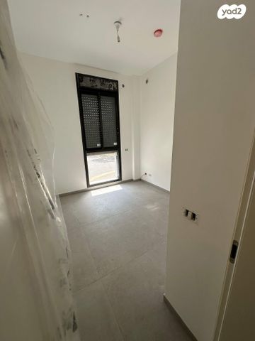 דירה, דן שומרון, הרצליה