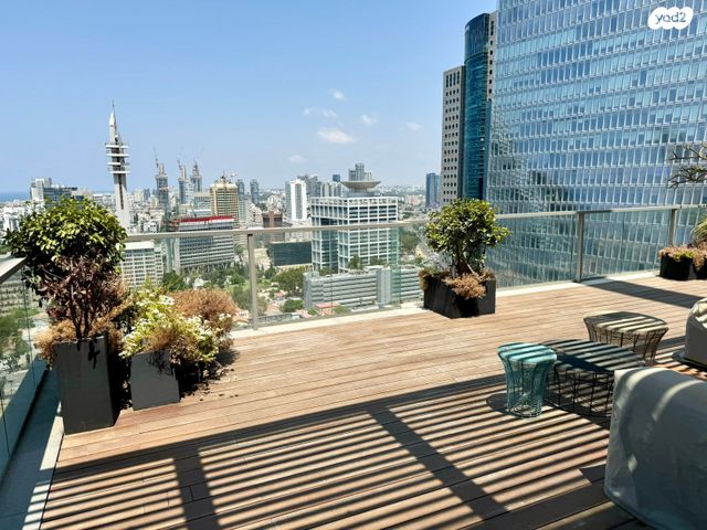 גג/ פנטהאוז, אלוף קלמן מגן 3, גני שרונה, קרית הממשלה, תל אביב יפו