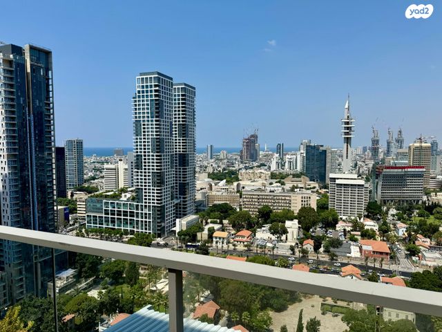 גג/ פנטהאוז, אלוף קלמן מגן 3, גני שרונה, קרית הממשלה, תל אביב יפו