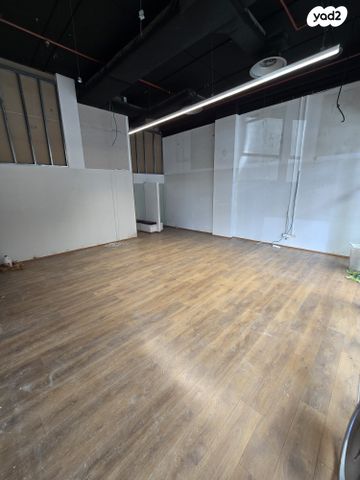 חנויות/ שטח מסחרי, שדרות ההסתדרות 20, צומת הקריות, חוף שמן, חיפה