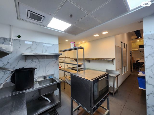 חנויות/ שטח מסחרי, ז'בוטינסקי, גלי כרמל, טירת כרמל