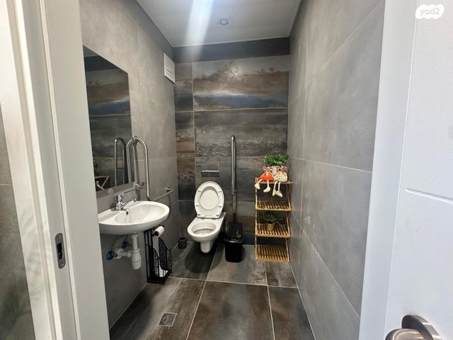 מבני תעשיה, מפעלי גלבוע