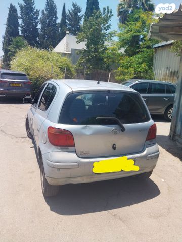 טויוטה יאריס