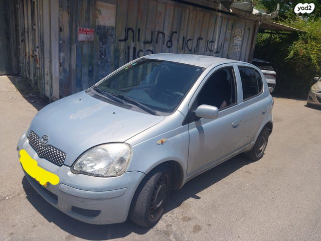 טויוטה יאריס