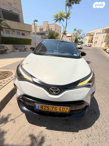 מודעת רכב טויוטה C-HR