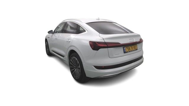 מודעת רכב אאודי E-tron 1