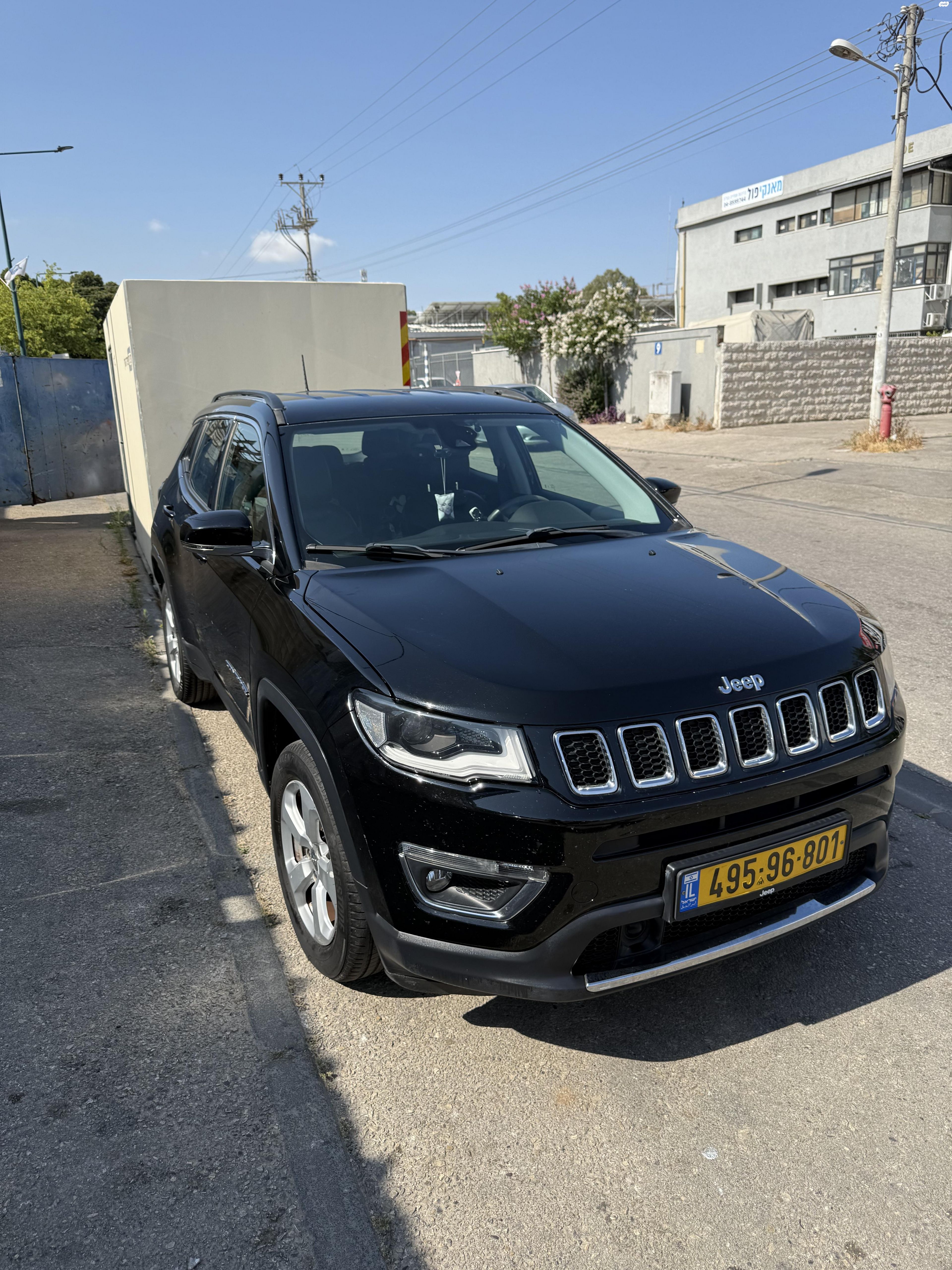 מודעת רכב ג'יפ קומפאס