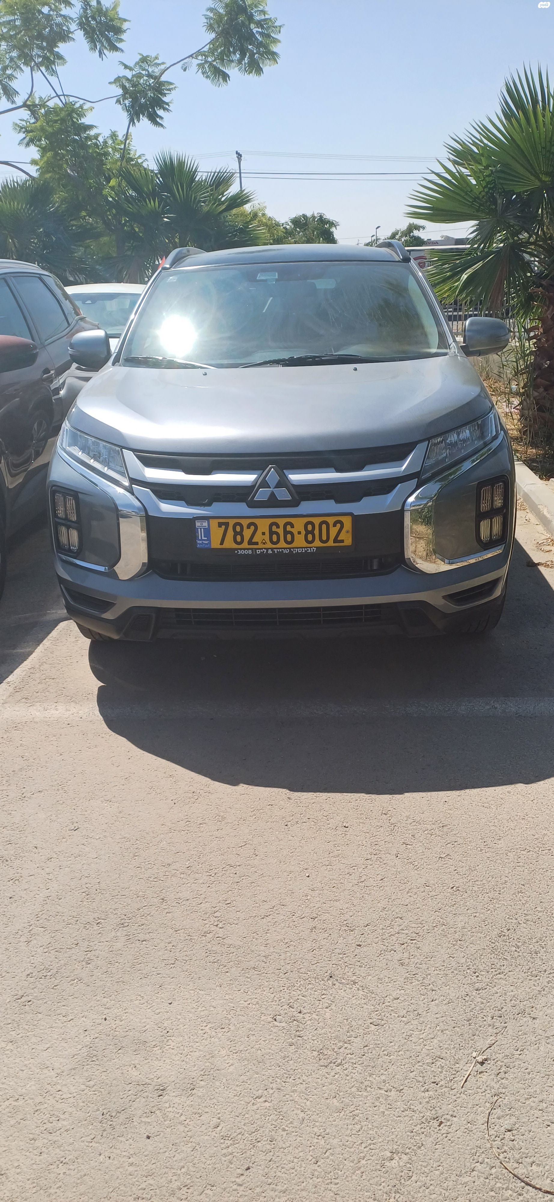 מודעת רכב מיצובישי ASX
