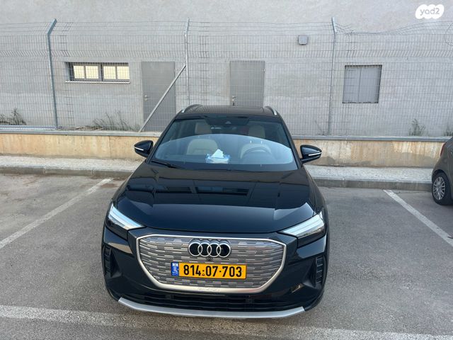 מודעת רכב אאודי Q4 e-tron