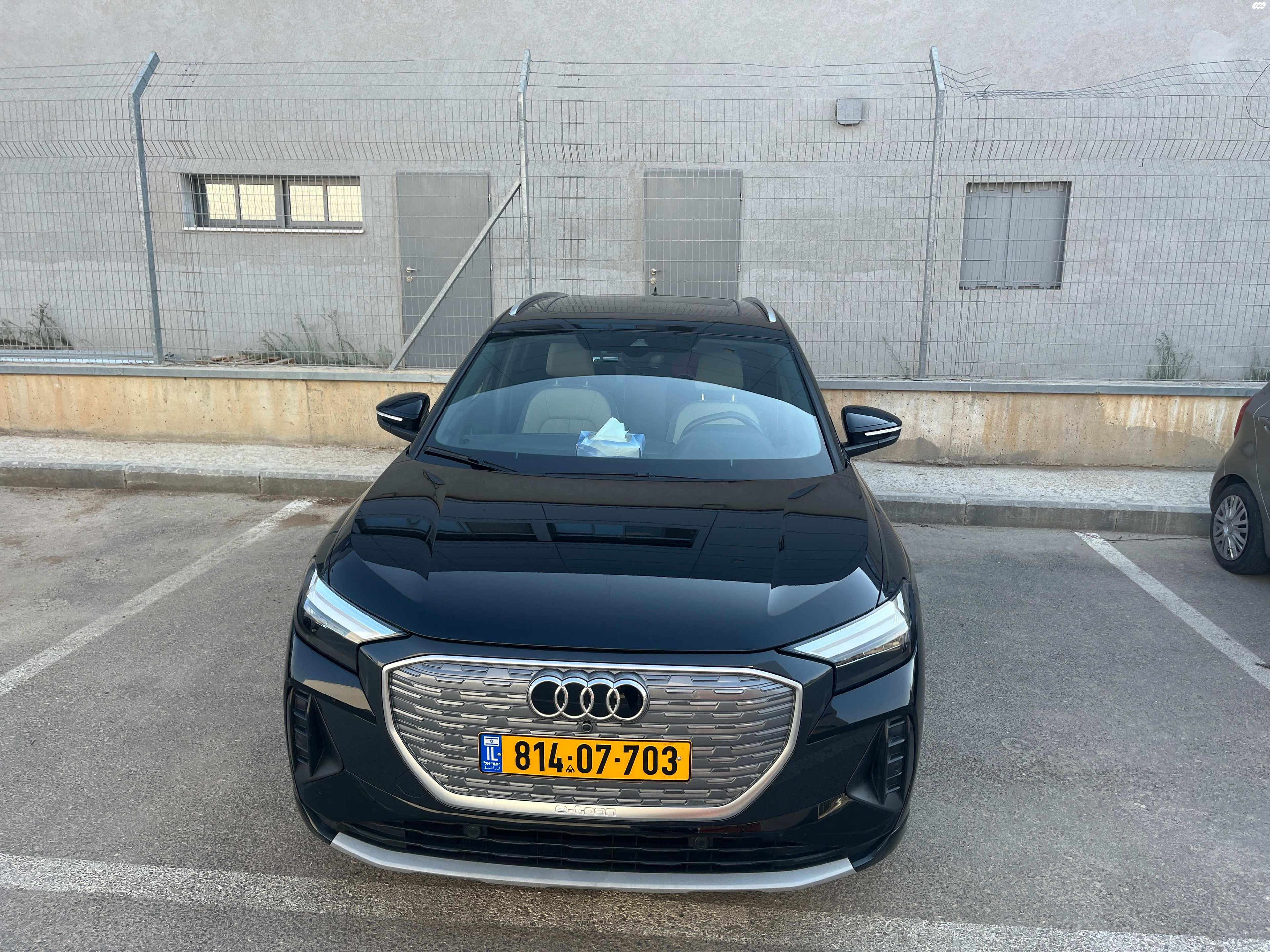 מודעת רכב אאודי Q4 e-tron