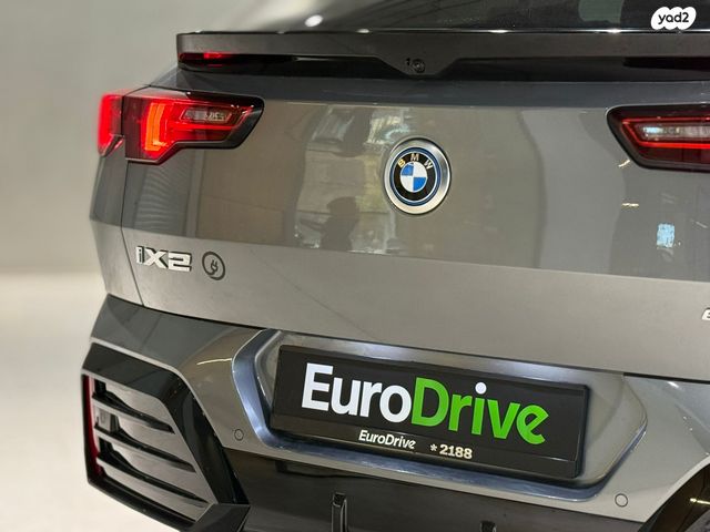 ב מ וו iX2