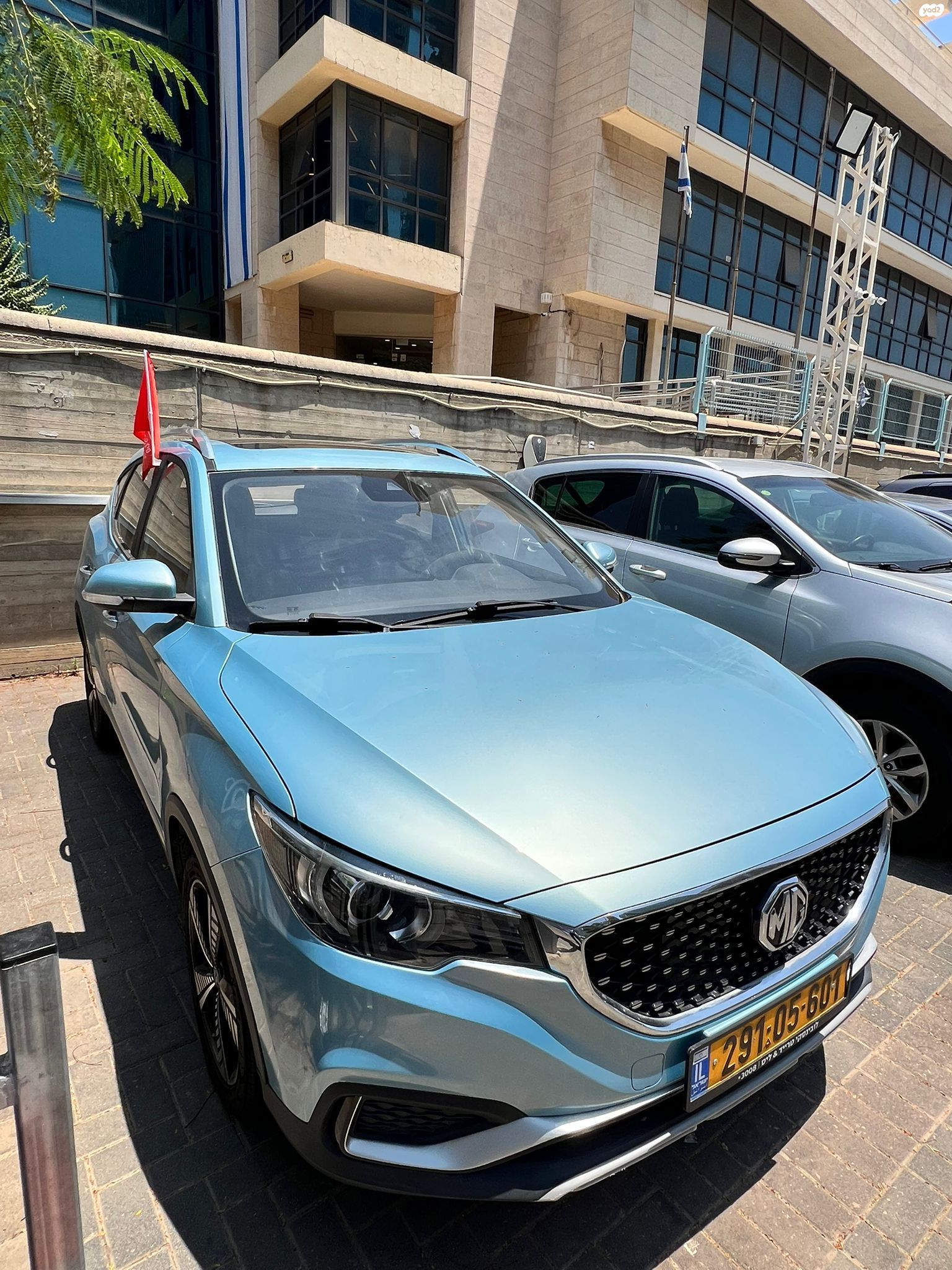 מודעת רכב אם ג'י ZS