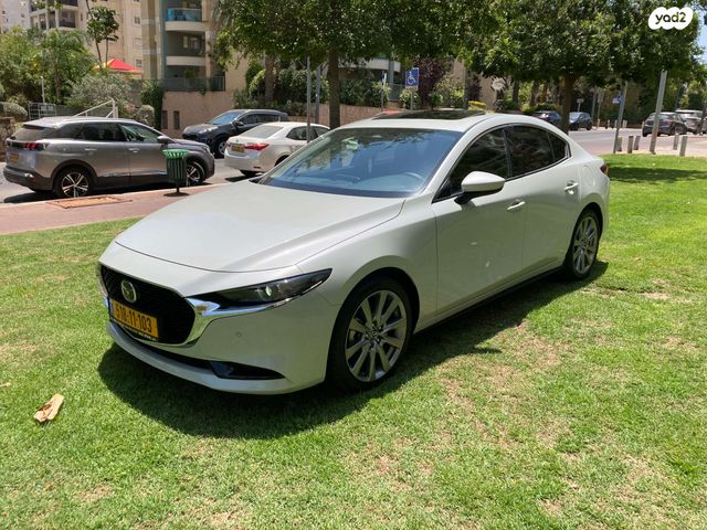 מודעת רכב מאזדה 3