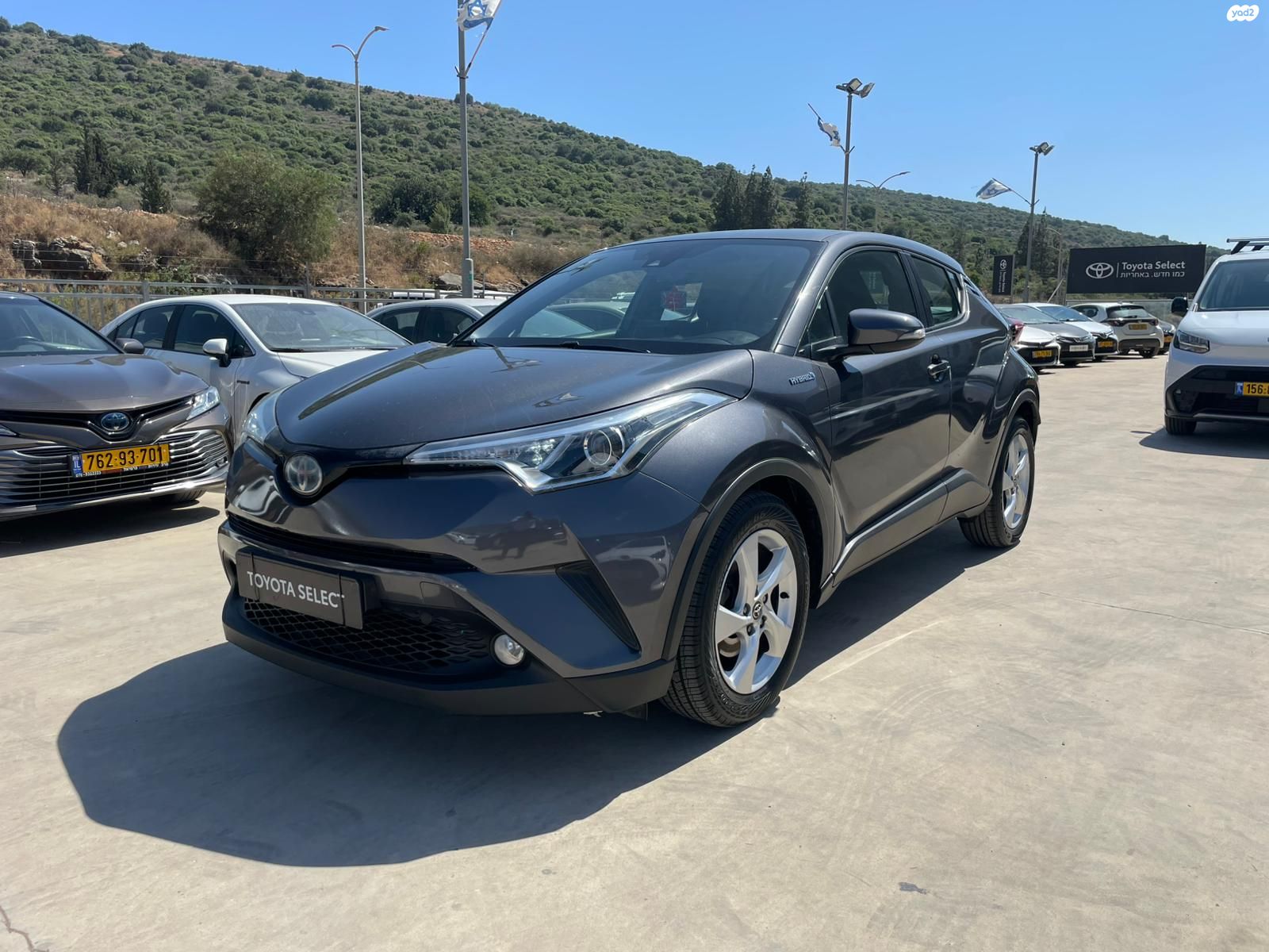 מודעת רכב טויוטה C-HR