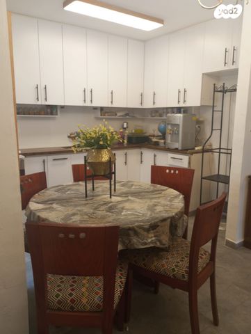 דירה, יחיאל מיכל פינס, מחנה יהודה, פתח תקווה