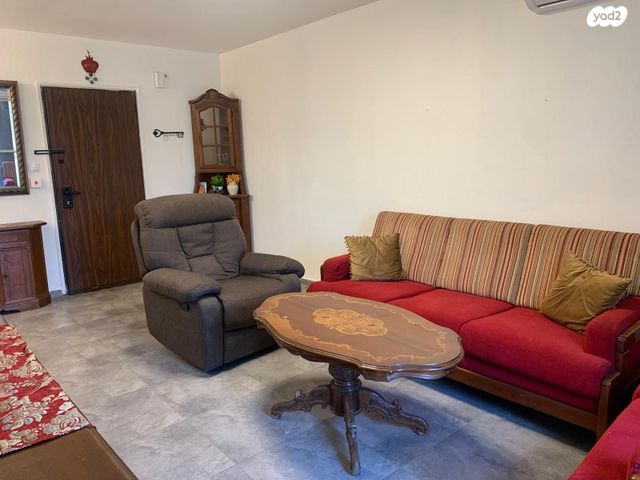 דירה, יחיאל מיכל פינס, מחנה יהודה, פתח תקווה