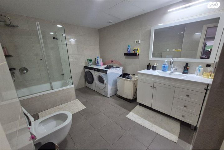 דירה, קניוק יורם 1, גני שרונה, קרית הממשלה, תל אביב יפו