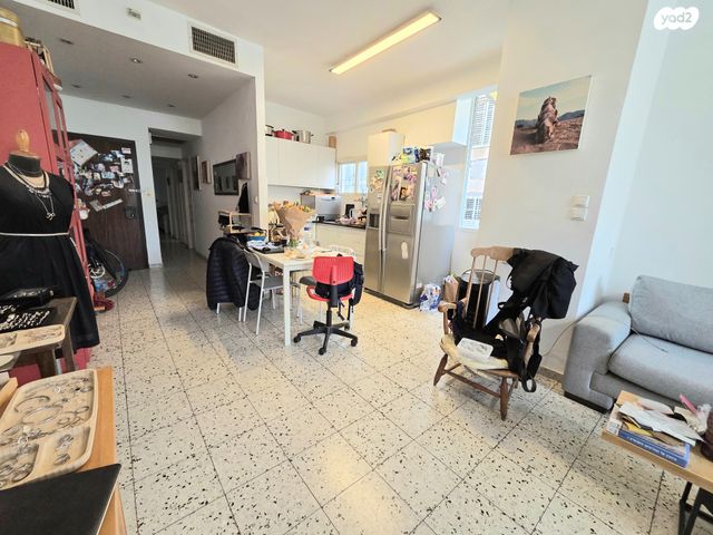 דירה, הל"ה, הל"ה, גבעתיים