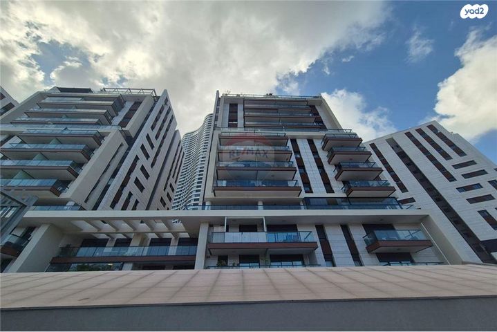 דירה, קניוק יורם 1, גני שרונה, קרית הממשלה, תל אביב יפו