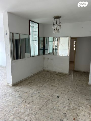 דירה, דרך בן גוריון 73, עצמאות יוספטל, בת ים