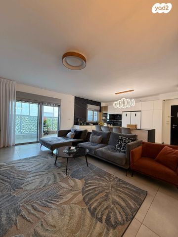 גג/ פנטהאוז, בלפור 43, עיר, מרכז העיר, נהריה