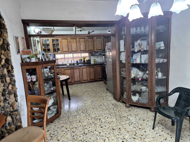 דו משפחתי, קרית טבעון