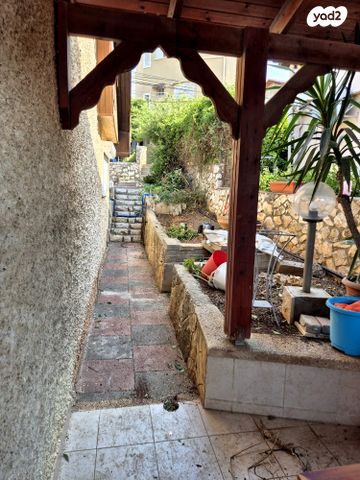 דו משפחתי, קרית טבעון