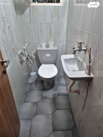 דו משפחתי, קרית טבעון