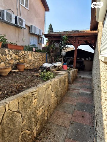 דו משפחתי, קרית טבעון