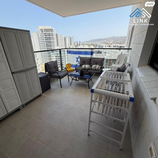 דירה, שדרות מנחם בגין, החותרים, טירת כרמל