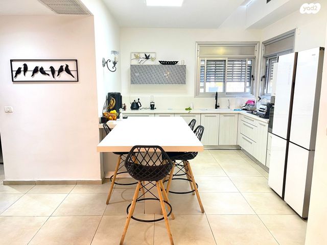 דו משפחתי, נחל צאלים, אמירי גן, גדרה