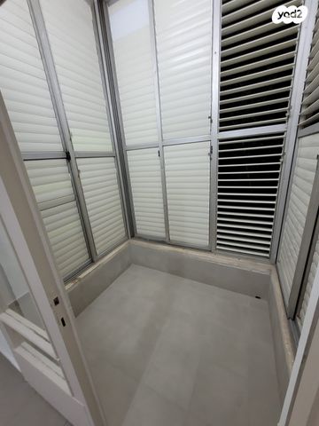 דירה, שדרות הילד, שכונת בן גוריון, מרכז העיר ג', רמת גן