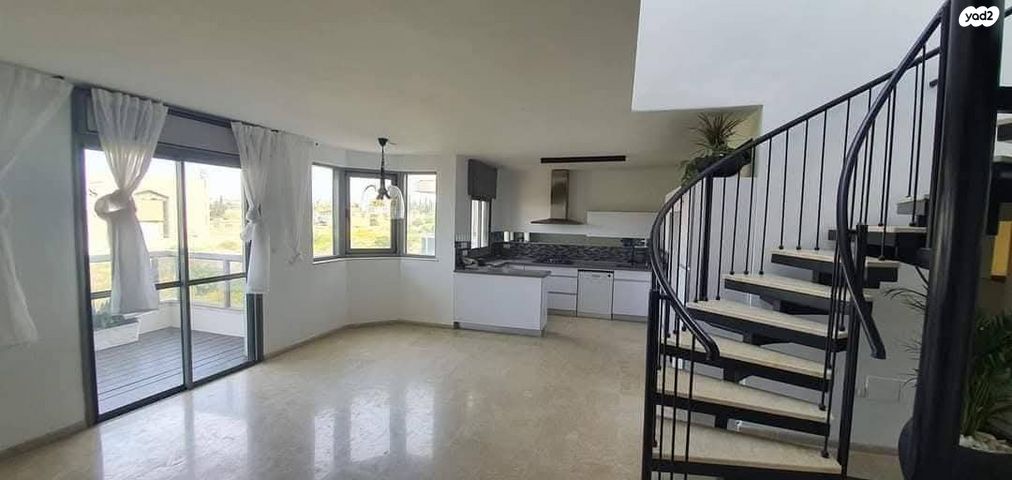 גג/ פנטהאוז, משה קול 11, המשתלה, תל אביב יפו