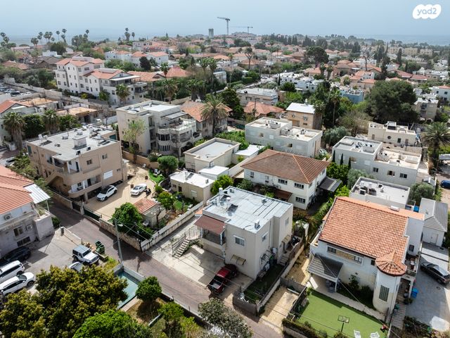 דירת גן, מושבה מרכז, זכרון יעקב