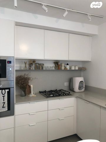 דירה, לוין שמעון זאב, מרכז, הרצליה