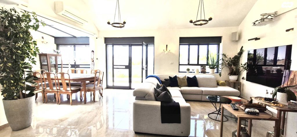 דופלקס, שמואל תמיר כצנלסון, פסגת זאב, ירושלים