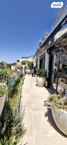 דופלקס, שמואל תמיר כצנלסון, פסגת זאב, ירושלים