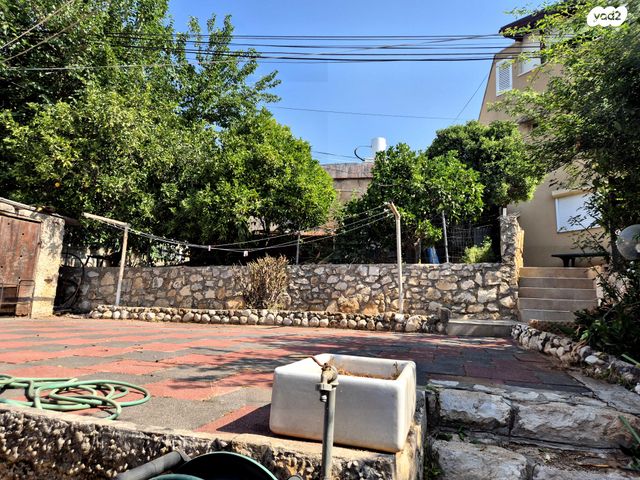 דו משפחתי, קרית טבעון