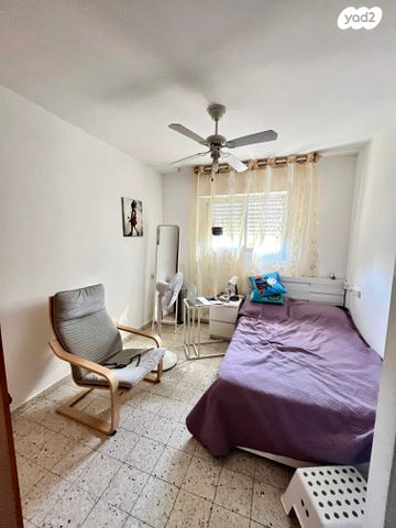 דו משפחתי, אפק, קצרין