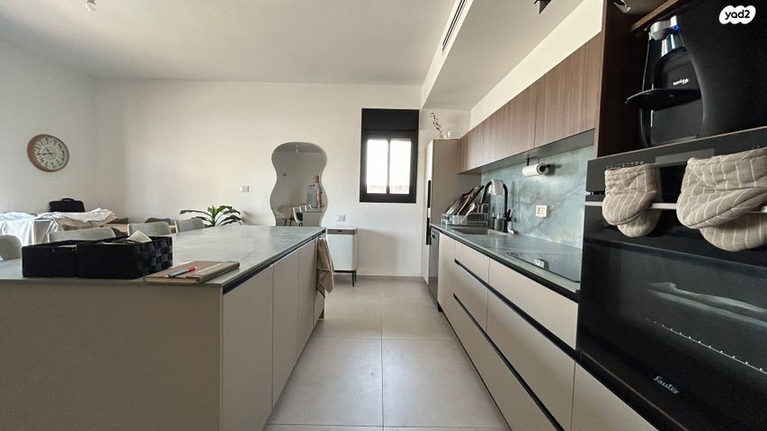 גג/ פנטהאוז, יוסף הגלילי, שכונת בן גוריון, מרכז העיר ג', רמת גן