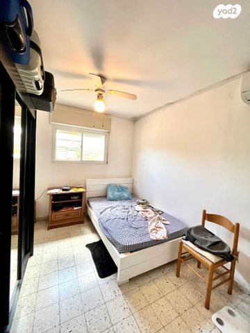 דו משפחתי, אפק, קצרין