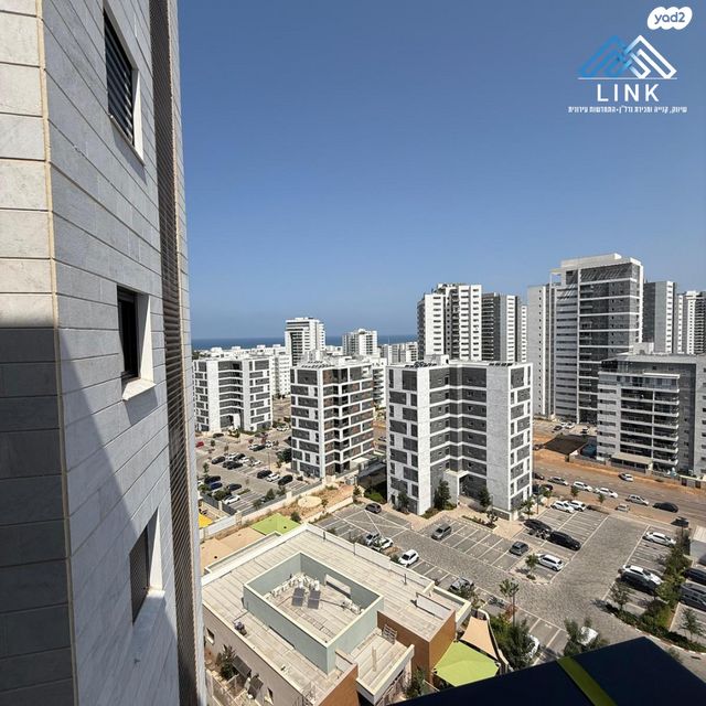 דירה, שדרות מנחם בגין, החותרים, טירת כרמל