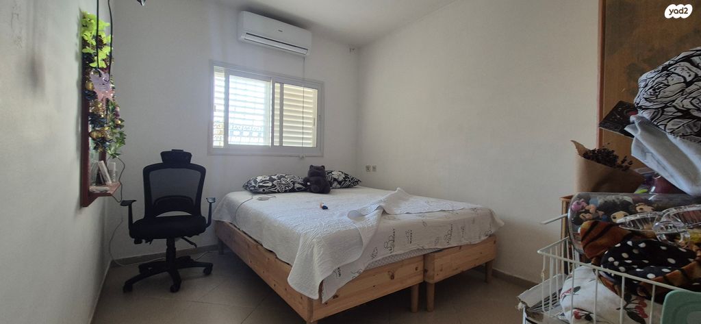 דירת גן, הושע בן באר, שפירא, אופקים